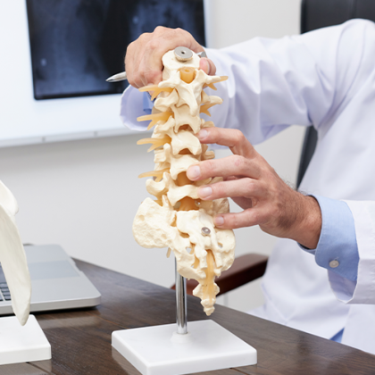 CIRURGIA DA COLUNA: QUEM REALMENTE PRECISA?